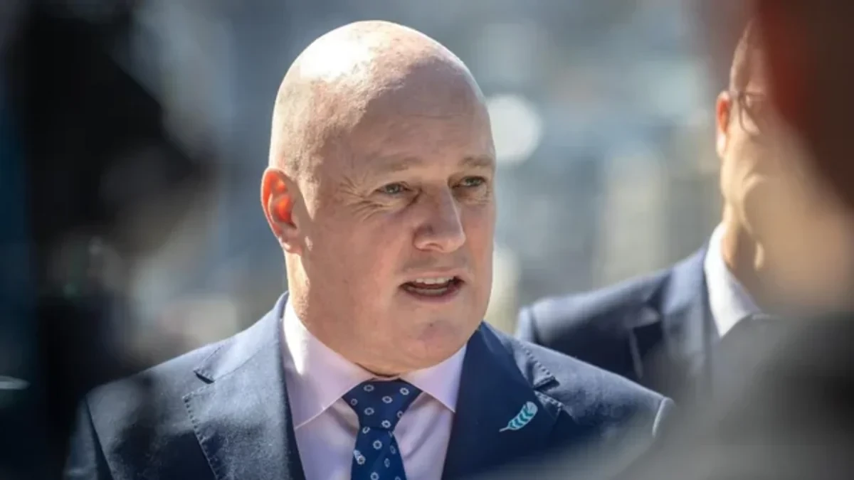 Kristofer Lakson Trampın İranın infrastrukturuna zərbə endirmək hədələrini faydasız adlandırıb