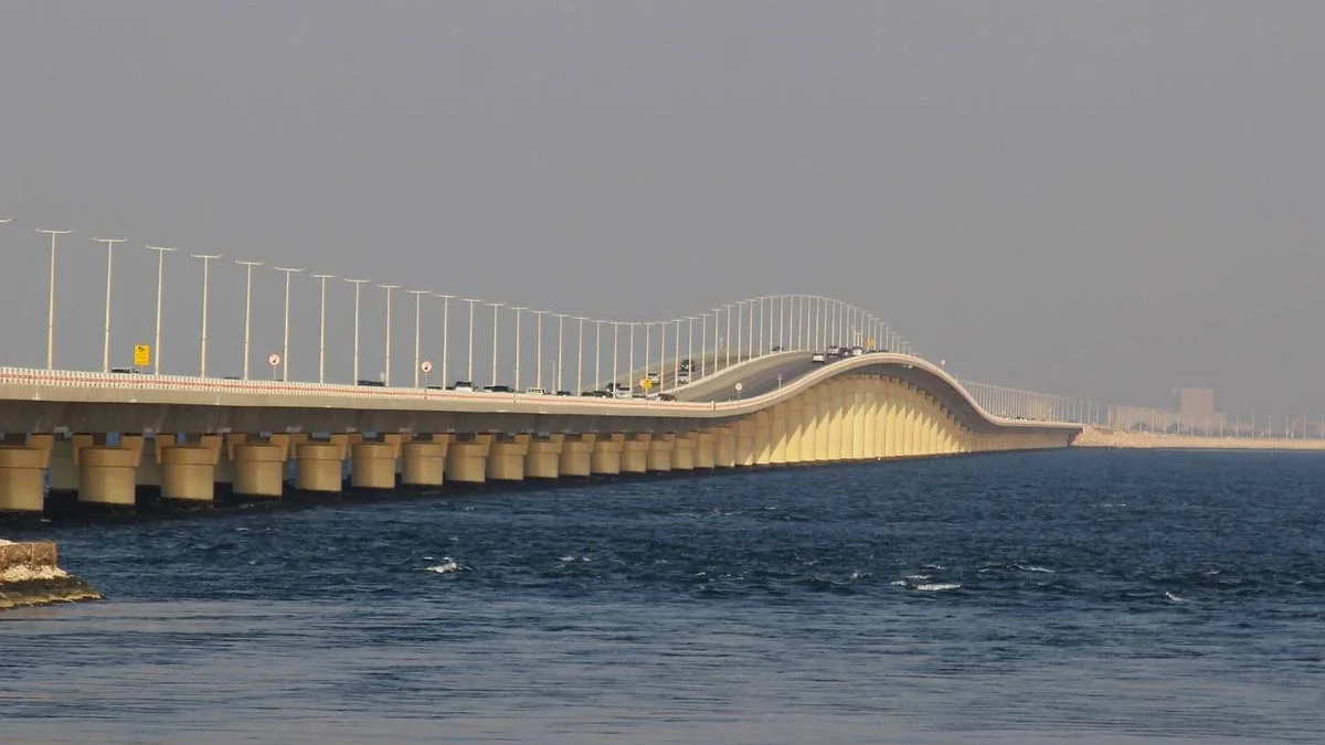 Səudiyyə Ərəbistanı və Bəhreyni birləşdirən körpü İranın hücumları fonunda bağlanıb