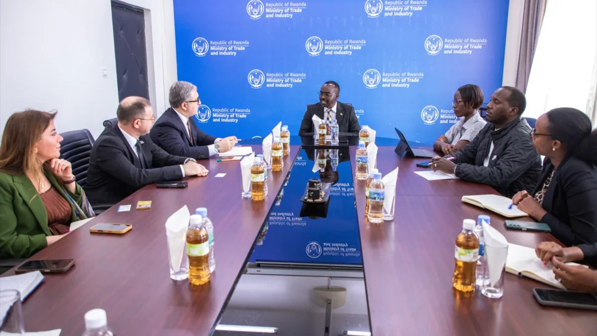 Azərbaycan Ruanda ilə iqtisadi potensialın Afrika və Avropada tanıdılmasını müzakirə edib