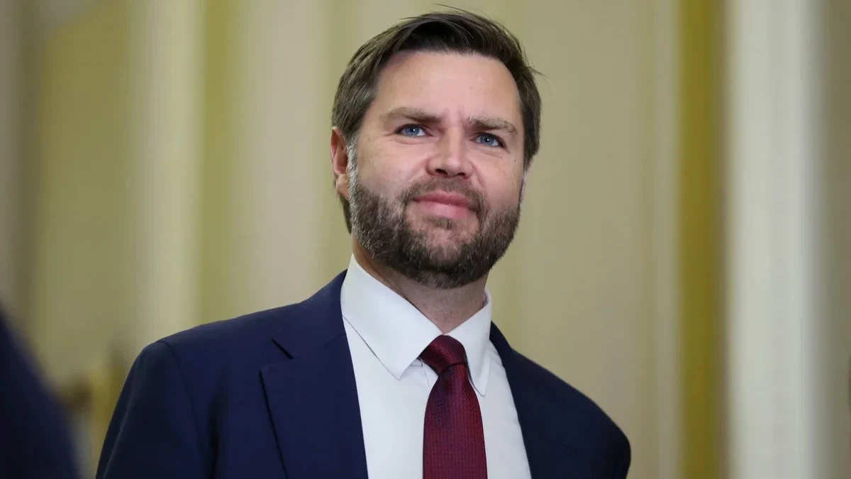 Vens Macarıstanda rəsmi səfərdədir