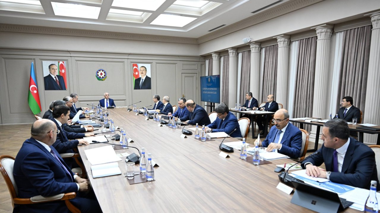 İqtisadi Şuranın növbəti iclası keçirilib