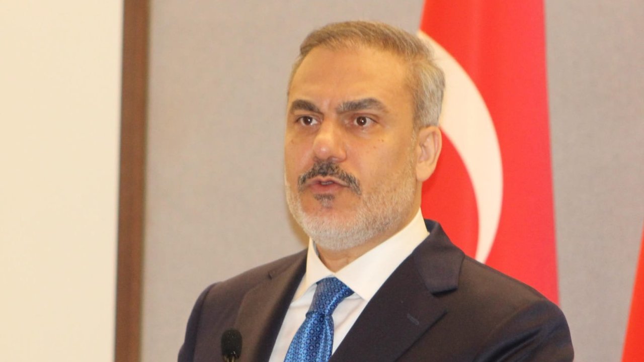 Türkiyə Hörmüzün güc yolu ilə açılmasına qarşıdır - Hakan Fidan