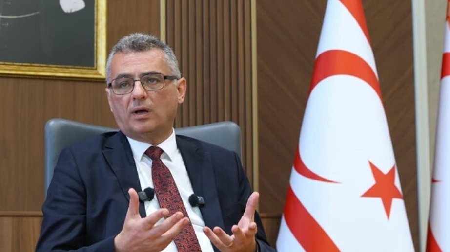 Tufan Erhürman Şimali Kipr və Türkiyə bayraqlarının yandırılması ilə bağlı təxribatı pisləyib