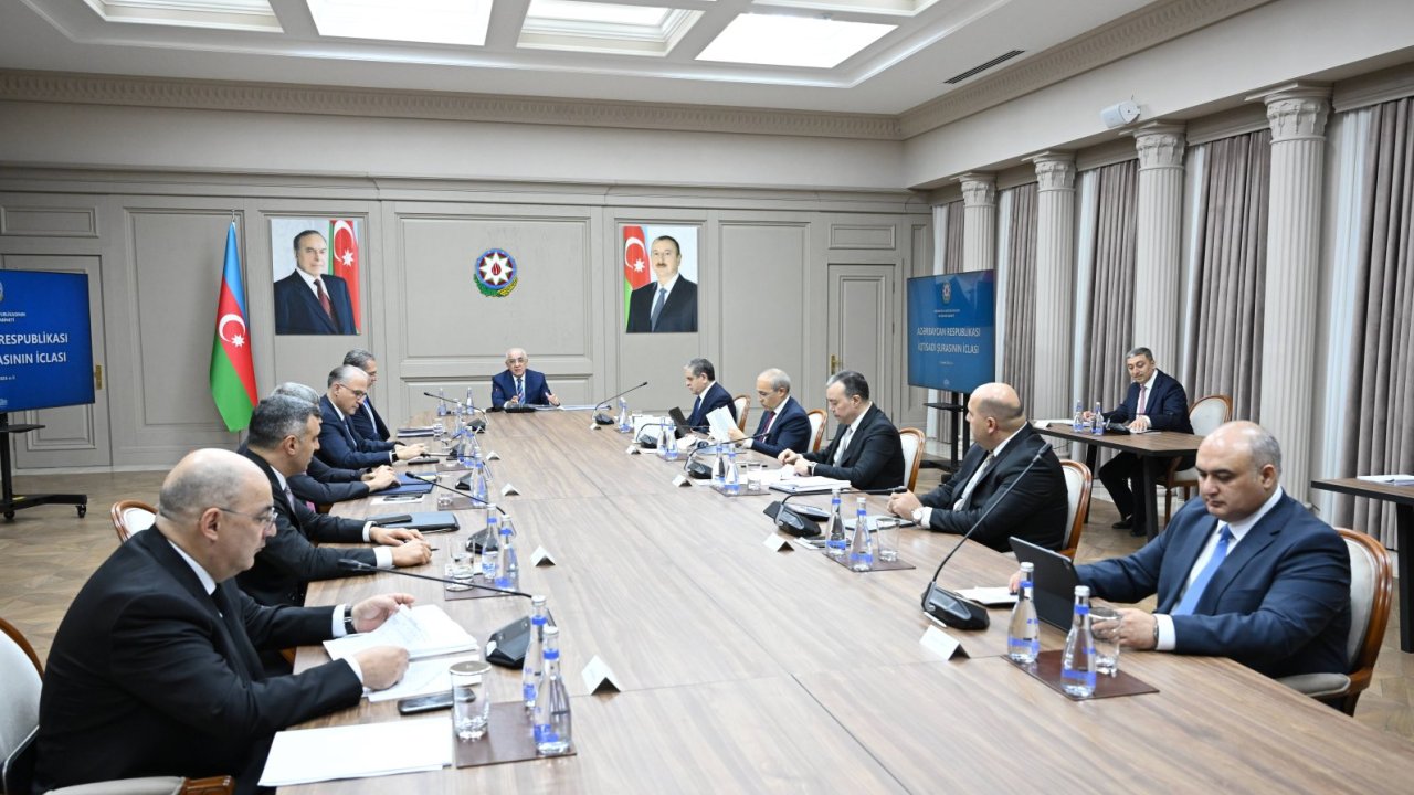 Əli Əsədov büdcə ilə bağlı tapşırıqlar verdi