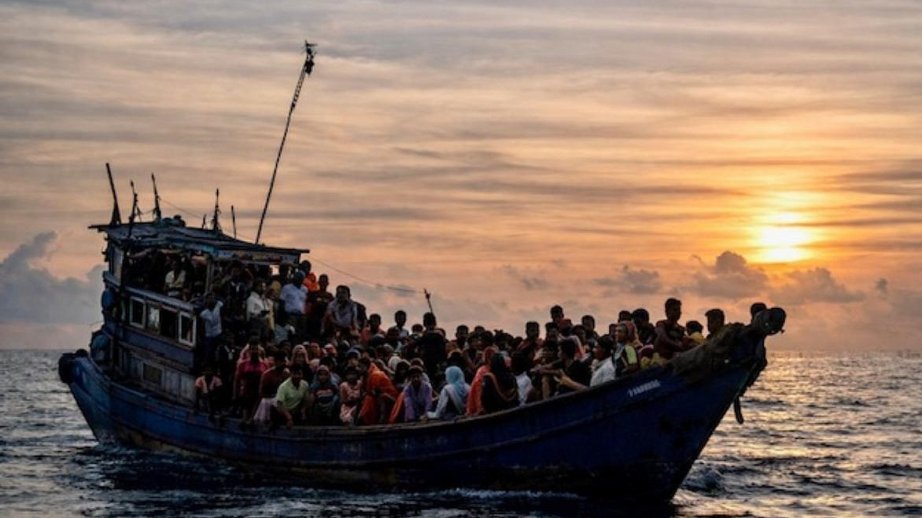 Hind okeanında gəmi qəzası: 250 miqrant itkin düşüb