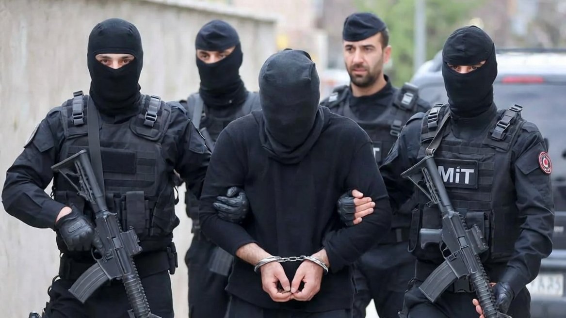 196 ölkədə axtarışda olan "Qızıl adam" - İnqilab Babayev saxlanıldı (FOTO/VİDEO)