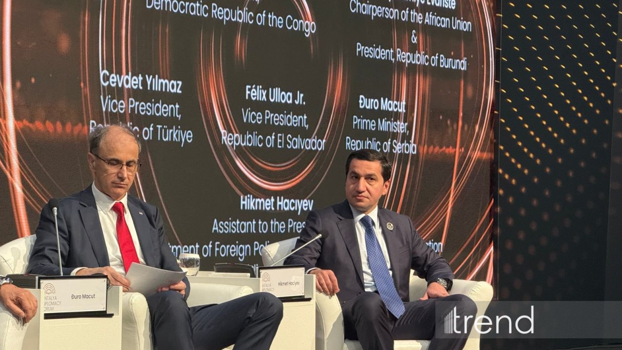 Azərbaycan Transxəzər əlaqəliliyini və regional nəqliyyat dəhlizlərini inkişaf etdirir -- Hikmət Hacıyev