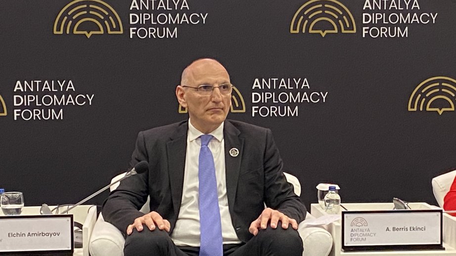 Orta Dəhlizin əhəmiyyəti daha da artır - Elçin Əmirbəyov