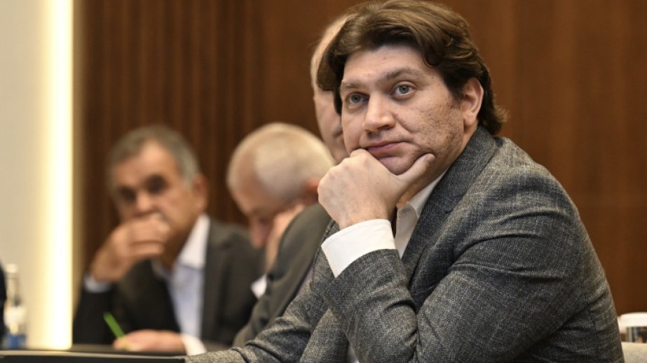 Vüqar Həşimovun qardaşının Avropa Şahmat Birliyinin vitse-prezidenti vəzifəsinə namizədliyi irəli sürülüb