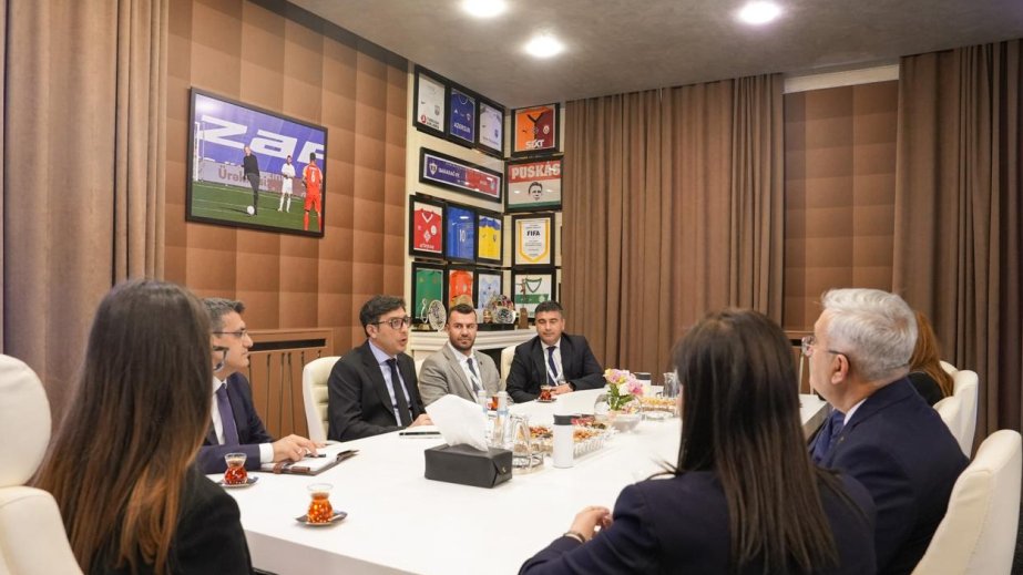 Fərid Qayıbov Türkiyənin Gənclər və İdman Nazirliyinin nümayəndə heyəti ilə görüşüb