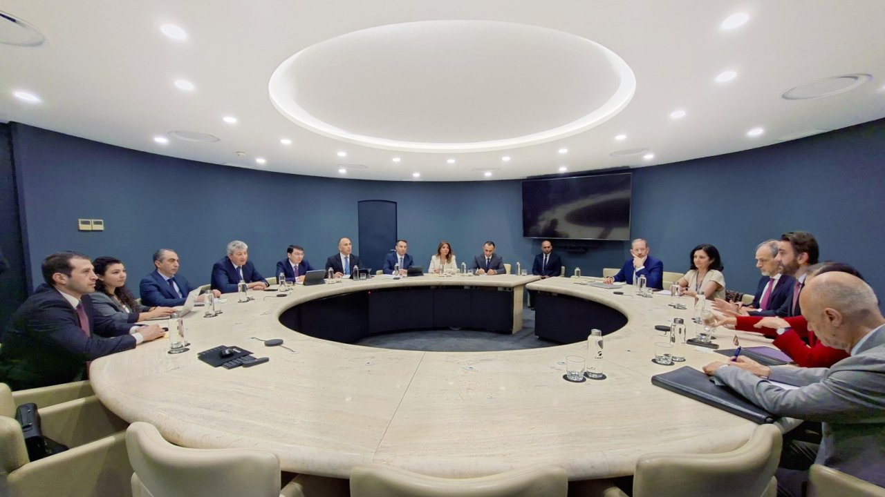 İspaniyada Azərbaycanla investisiya əməkdaşlığı və ixracın maliyyələşməsi müzakirə olunub