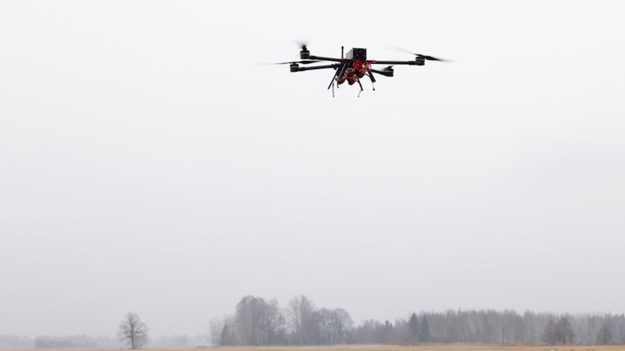 Çin tədqiqatçıları dronlara məsafədən enerji ötürən sistemi sınaqdan keçiriblər