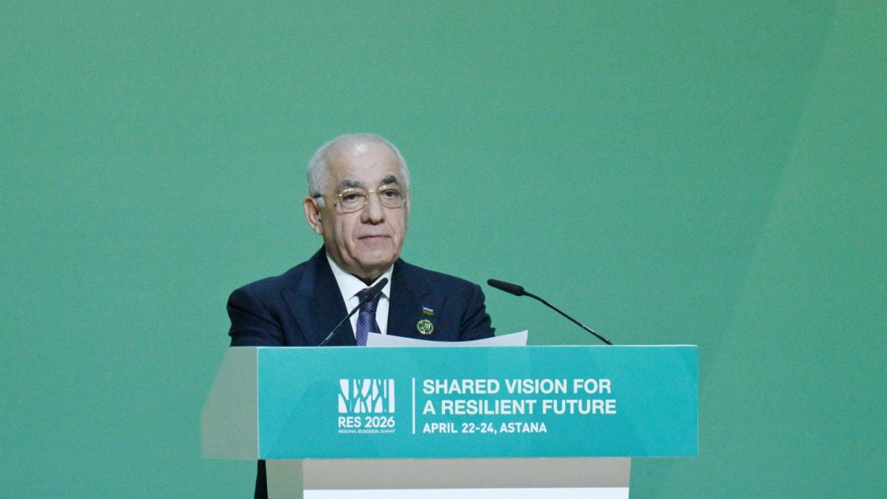 Əli Əsədov Astanada regional ekoloji sammitdə iştirak edib