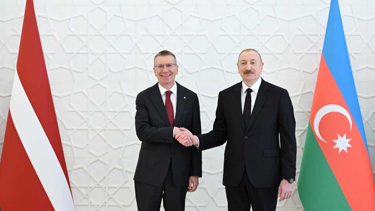 Baku hosts official welcome ceremony for President of Latvia