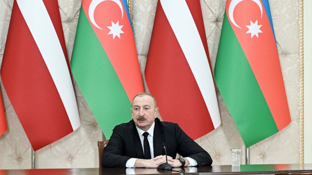 Prezident İlham Əliyev latviyalı həmkarını Azərbaycan-Ermənistan sülh prosesi barədə məlumatlandırıb