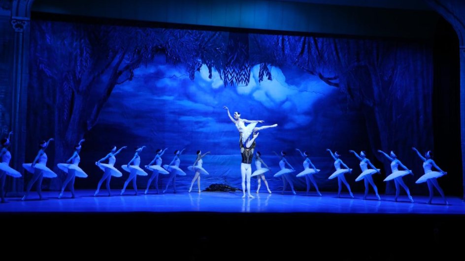 Heydər Əliyev Sarayında Pyotr Çaykovskinin əsrarəngiz baleti - “Qu gölü”