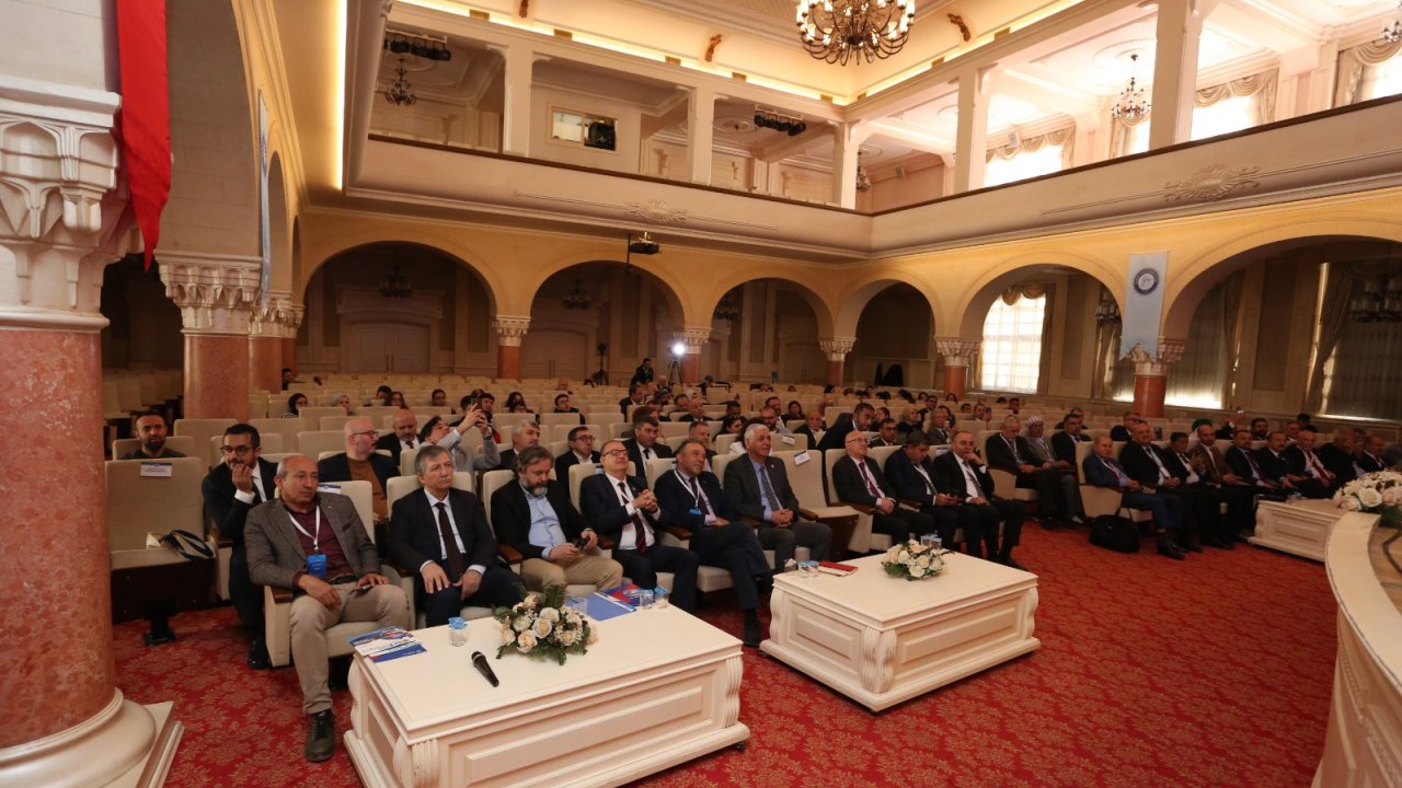 Ankarada “Milli kimlik və soydaşlıq irsi” mövzusunda beynəlxalq konfrans keçirilib