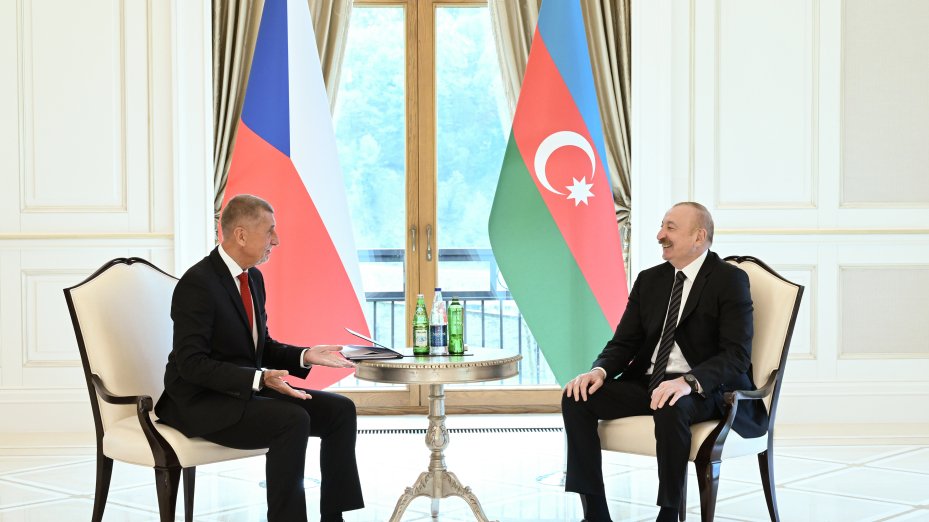 Qəbələdə Prezident İlham Əliyevin Çexiyanın Baş naziri ilə təkbətək görüşü keçirilib