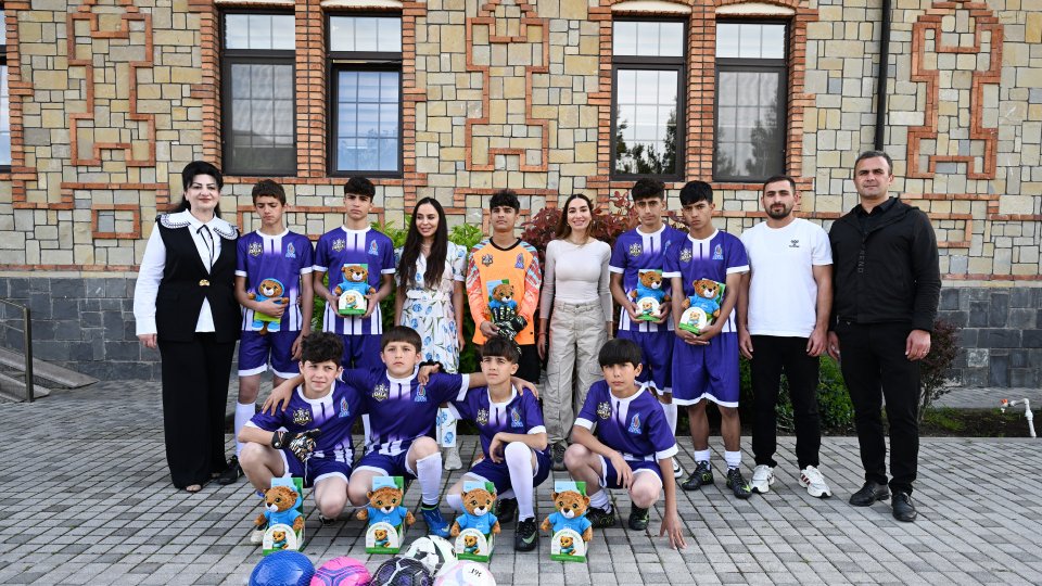 Leyla Əliyeva və Arzu Əliyeva Şəkidə uşaq evi sosial xidmət müəssisəsində olublar