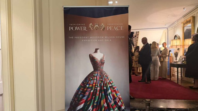 ABŞ-də keçirilən sərgidə Azərbaycana məxsus milli kişi geyimi nümayiş olunub