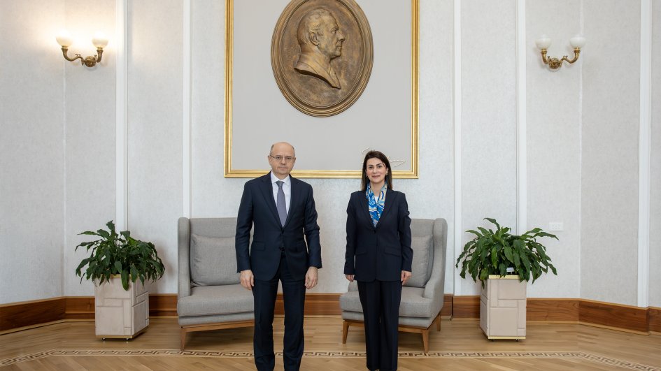 Azerbaijan’s Energy Minister meets with Executive Director of ECO Clean Energy Center