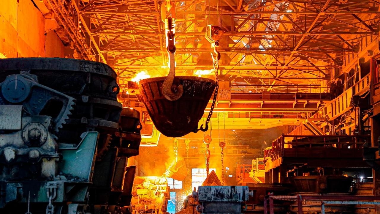 İran polad məhsulları ixracını qadağan edib