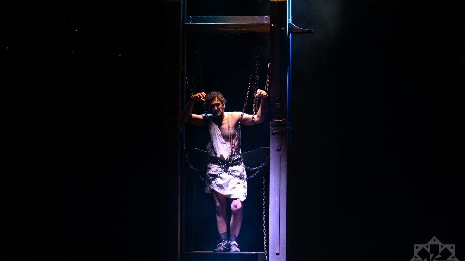 "Zəncirlənmiş Prometey" Milli Dram Teatrının səhnəsində