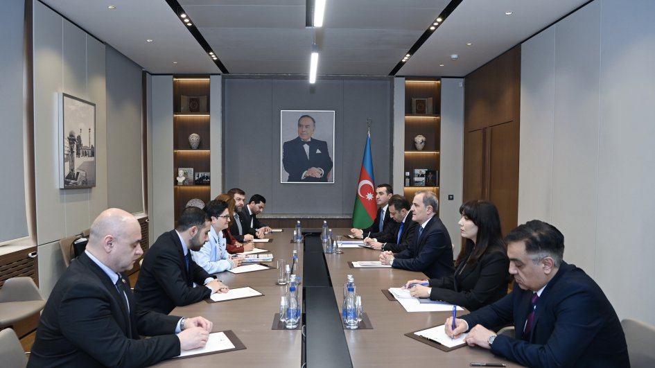 Azerbaijan, Colombia enhancing political dialogue