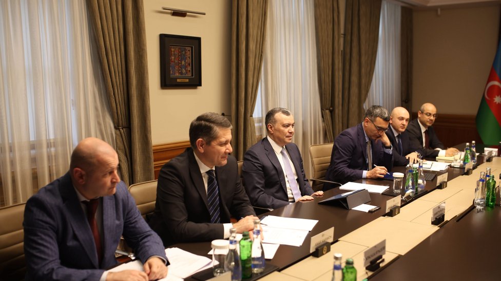 Azerbaijani Finance Minister meets with EBRD official