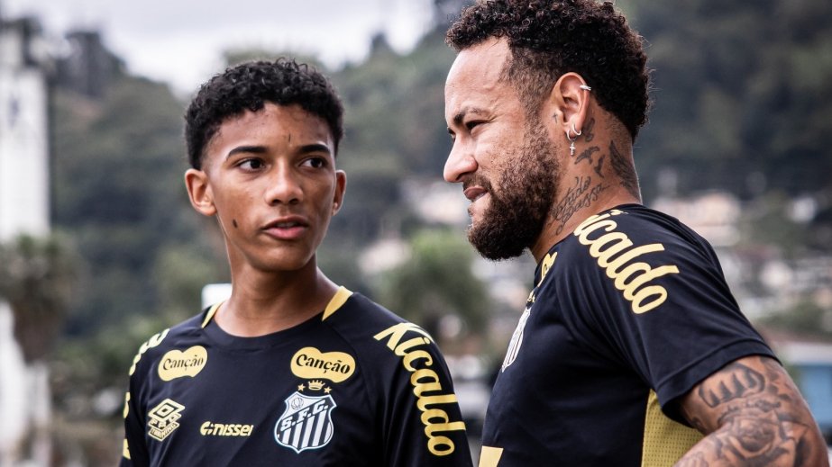 Neymar allegedly involved in physical altercation with Robinho Jr in Santos training session
