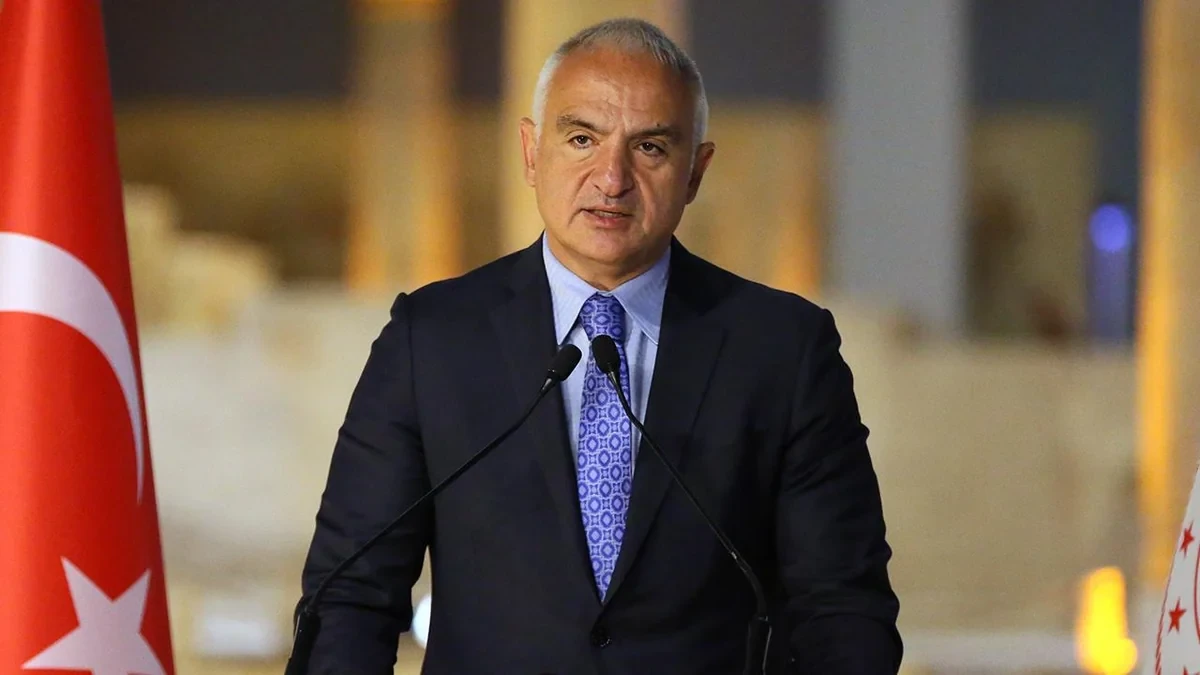Mehmet Nuri Ersoy: "Son 3 ayda Türkiyənin turizm gəlirləri 10 milyard dollara çatıb"