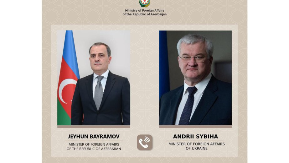 Azerbaijani, Ukrainian FMs talk over phone