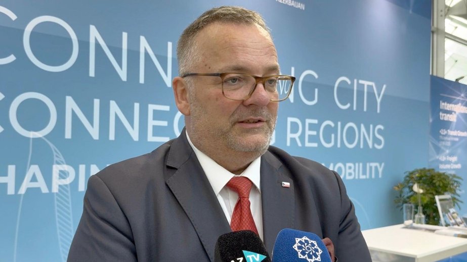 Czech minister hails Azerbaijan’s contribution to International Transport Forum