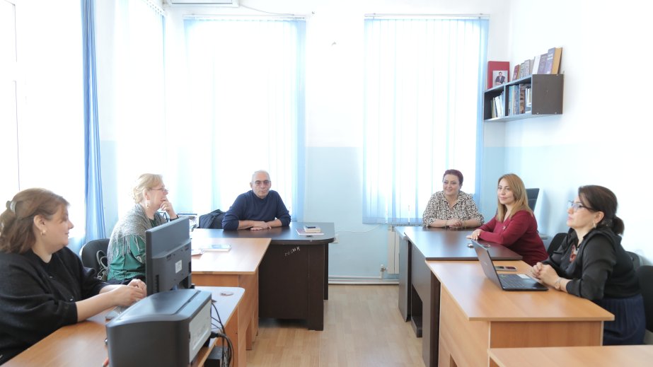 Türk xalqları folklorunda ortaq komik personajlar - elmi seminar
