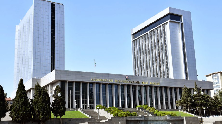 Milli Məclisdə 8 məsələnin müzakirəsinə başlanılıb