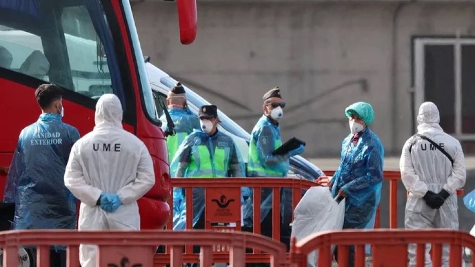 Dutch hospital quarantines 12 over breach of hantavirus protocol