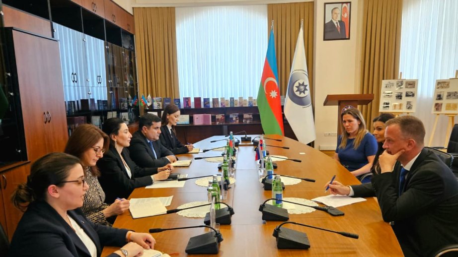 Azerbaijani Ombudsperson meets with members of National Council of Slovakia