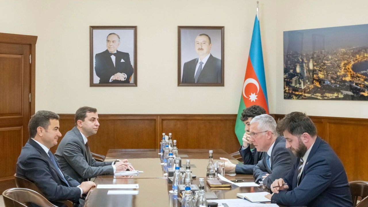 AZAL ilə Böyük Britaniya arasında səmərəli əməkdaşlıq müzakirə edilib