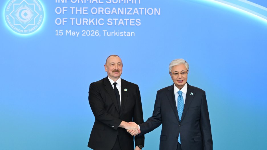Prezident İlham Əliyev Türküstanda TDT-nin qeyri-rəsmi Zirvə görüşündə çıxış edib