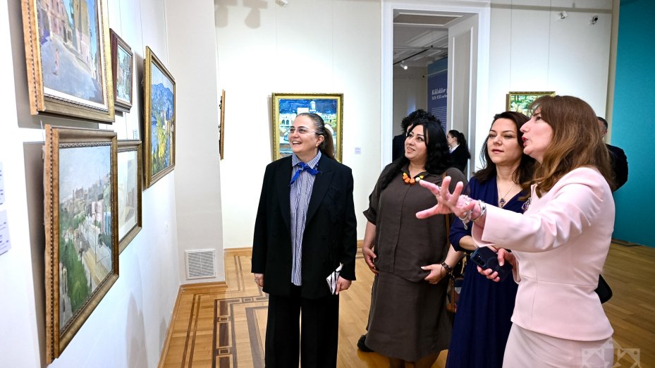 “Küləklər şəhərinin salnaməsi: XIX–XXI əsrlər rəssamlarının əsərlərində Bakı” adlı sərgi açılıb