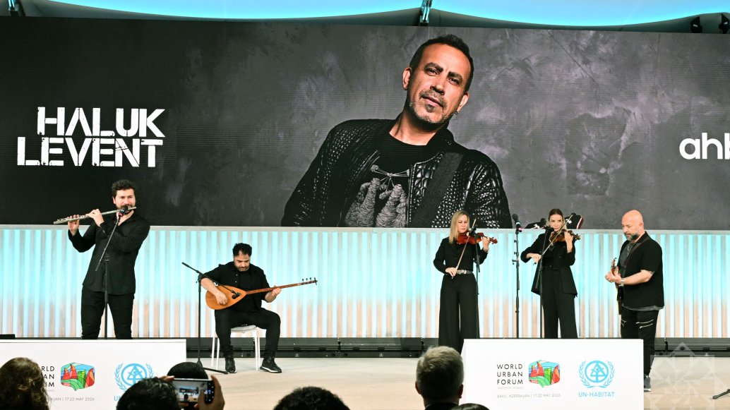 Turkish singer Haluk Levent performs concert program at WUF13