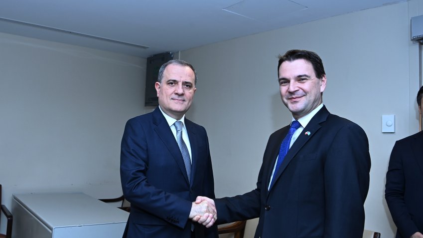 Jeyhun Bayramov briefs Czech counterpart on post-conflict realities in the region
