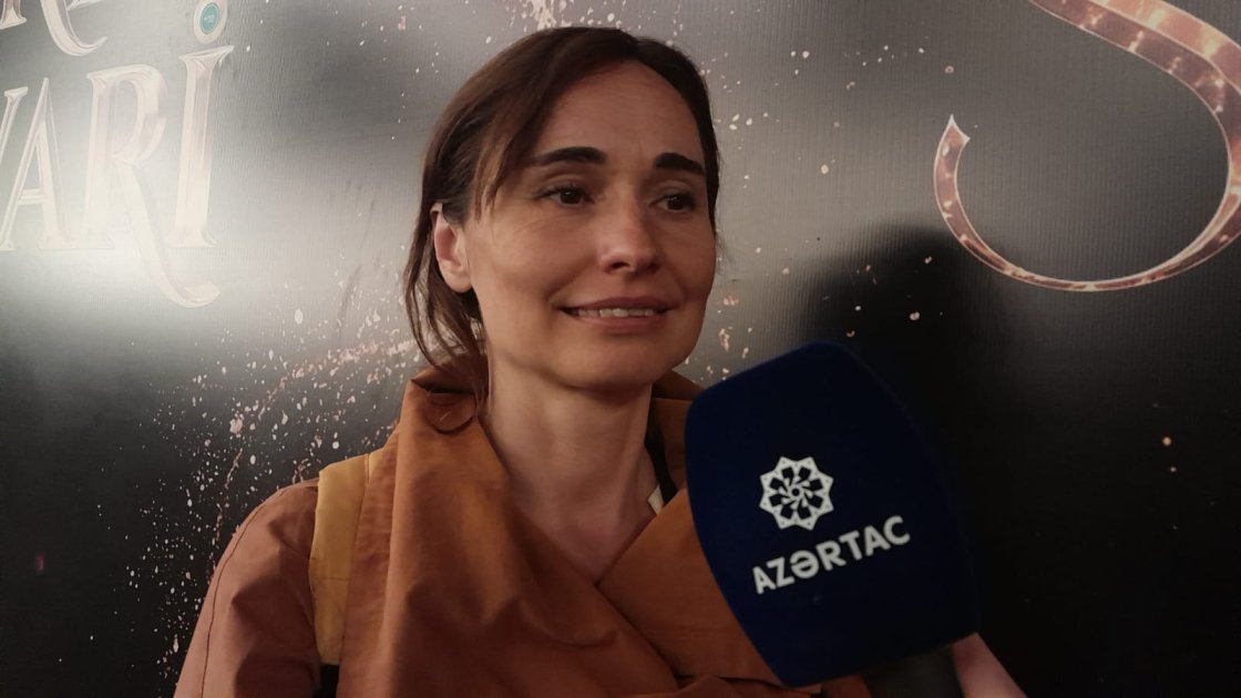 Rəssam Yelizaveta Nevinnaya: Bakı tamaşaçısı üçün çalışmaq mənə maraqlı gəldi