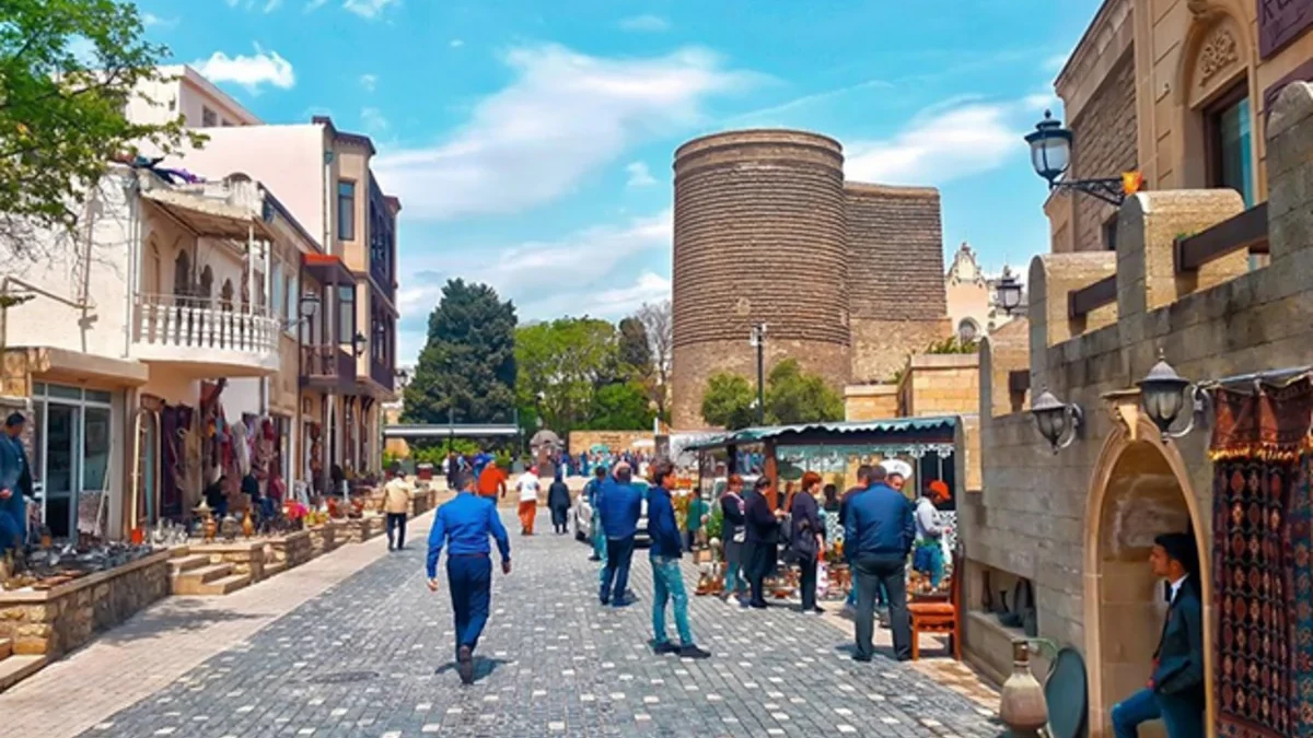 Azərbaycana gələn turistlərin xərcləri 23 % azalıb