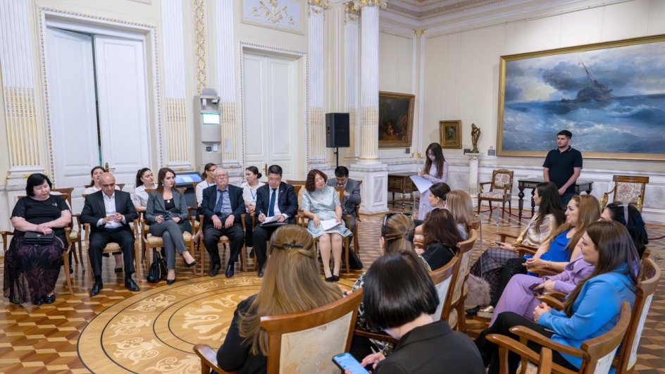 Baku hosts roundtable discussion on development of Azerbaijan-China relations