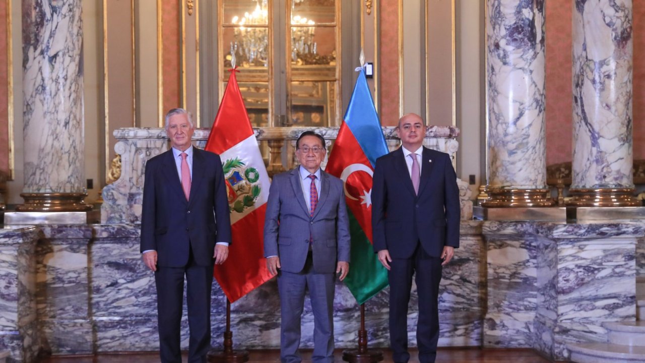 Azərbaycan səfiri etimadnaməsini Peru Prezidentinə təqdim edib