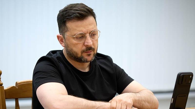 Zelenskiy spoke with Trump on the phone
