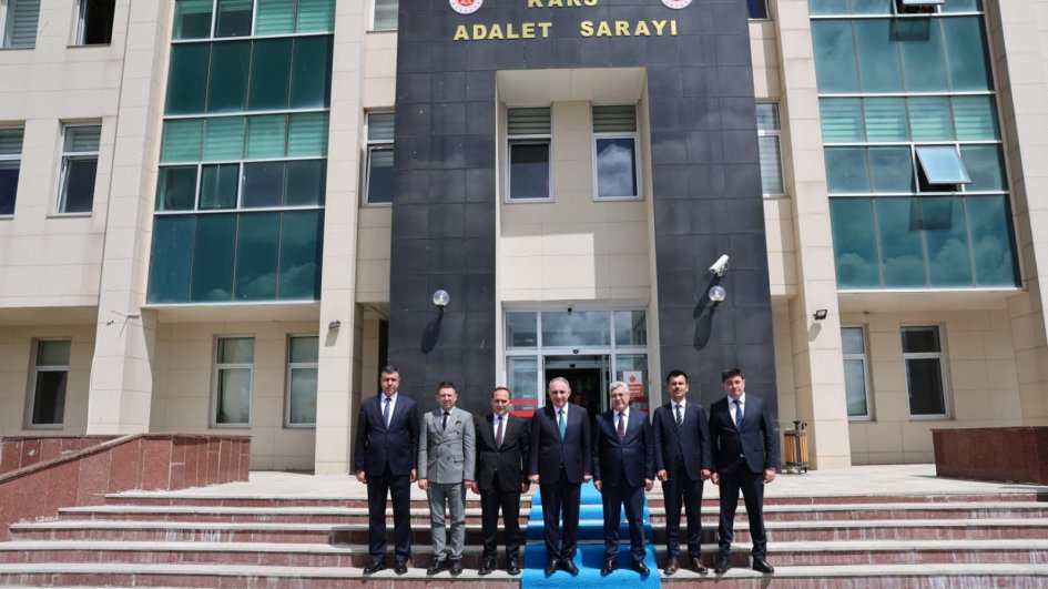 Azerbaijani delegation pays official visit to Turkish city of Kars