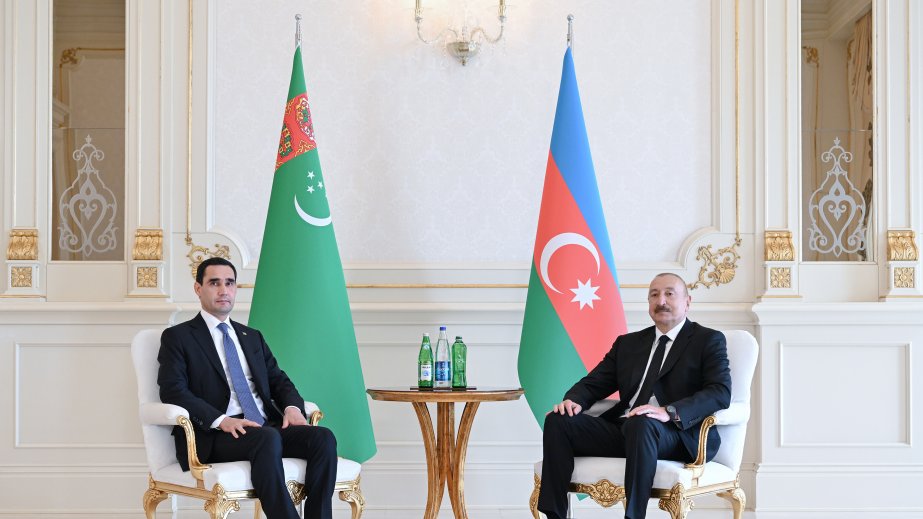 Prezident İlham Əliyevin Türkmənistan Prezidenti ilə təkbətək görüşü olub