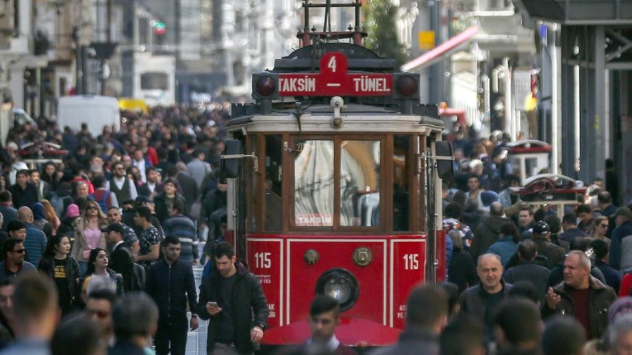 Türkiyəyə gələn miqrantların sayı il ərzində azı 25 faiz artıb